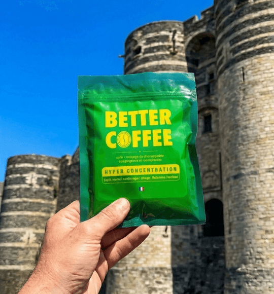 Better Coffee packaging devant le château d'Angers